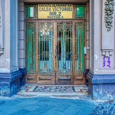 Victoriei Skyline - Steps From Old Town